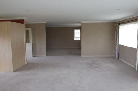 Photo of property in 129 Ruapehu Drive, Fitzherbert, Palmerston North, 4410