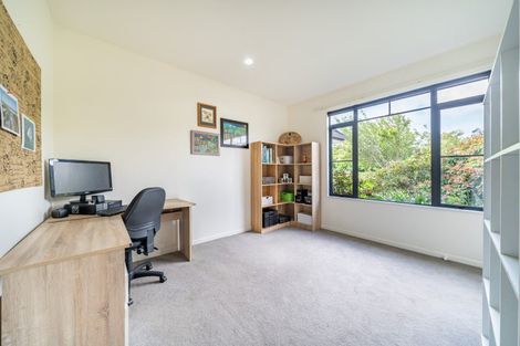 Photo of property in 30 Emerald Hill Drive, Birchville, Upper Hutt, 5018