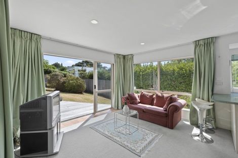 Photo of property in 2/17 Bevyn Street, Castor Bay, Auckland, 0620