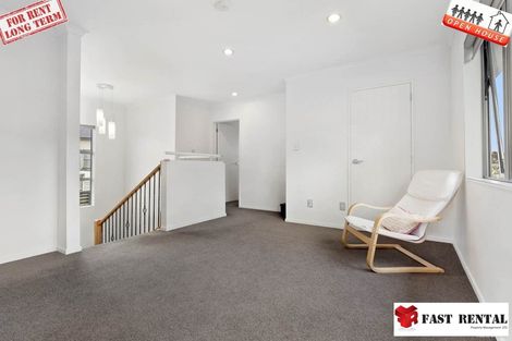 Photo of property in 112 Tamahere Drive, Glenfield, Auckland, 0629