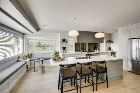 Photo of property in 71 Oak Road, Poraiti, Napier, 4112