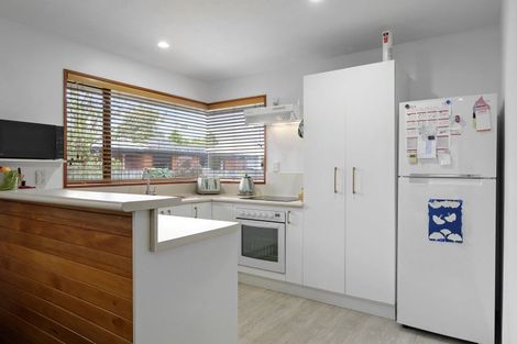 Photo of property in 2/37 Jennifer Street, Bryndwr, Christchurch, 8053