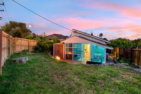 Photo of property in 1/2 Roberts Road, Glenfield, Auckland, 0629