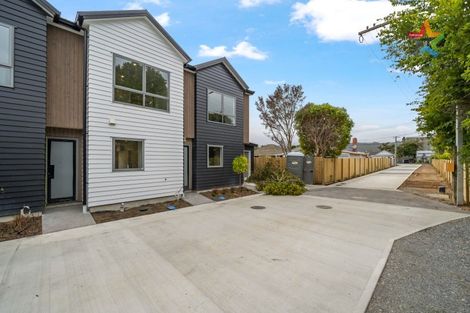 Photo of property in 2/10 Marion Street, Silverstream, Upper Hutt, 5019
