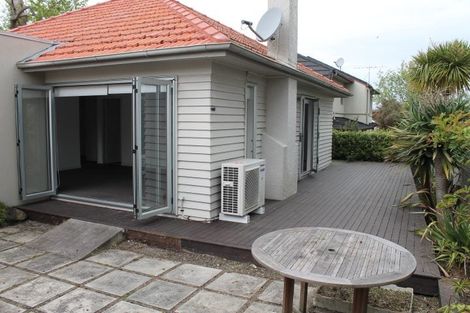 Photo of property in 92 Shakespeare Road, Milford, Auckland, 0620