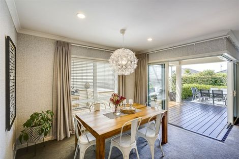Photo of property in 14 Haast Place, Poraiti, Napier, 4112