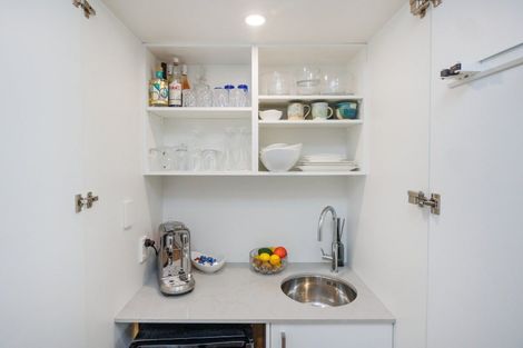 Photo of property in 37 Parkland Crescent, Terrace End, Palmerston North, 4410