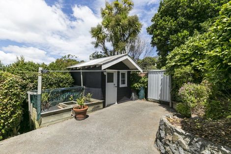 Photo of property in 1 Fettes Crescent, Seatoun, Wellington, 6022