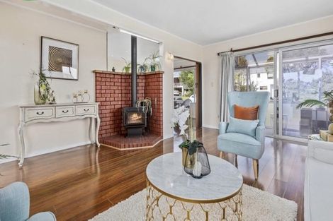 Photo of property in 16 Colin Wild Place, Glenfield, Auckland, 0629