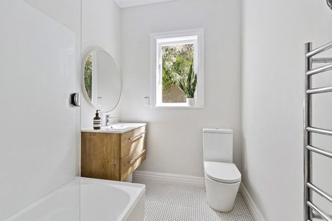 Photo of property in 28 Tavistock Road, Melrose, Wellington, 6023