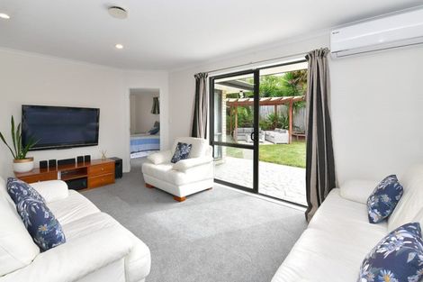 Photo of property in 66 Cabeleigh Drive, Helensville, 0800
