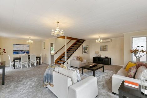 Photo of property in 21 Southern Cross Crescent, Island Bay, Wellington, 6023