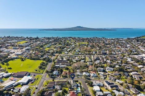 Photo of property in 1 Cassino Street, Bayswater, Auckland, 0622
