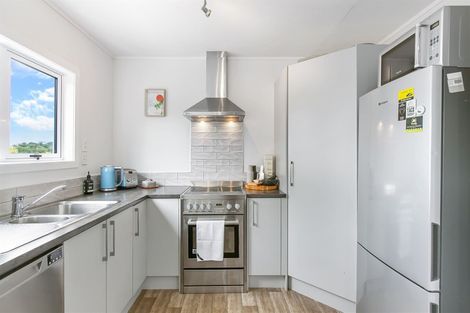 Photo of property in 2/34 Lambrown Drive, Totara Vale, Auckland, 0629