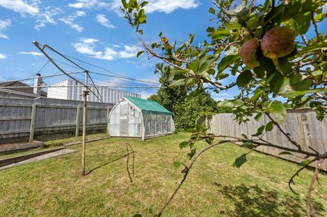 Photo of property in 174 Seaview Road, Westown, New Plymouth, 4310