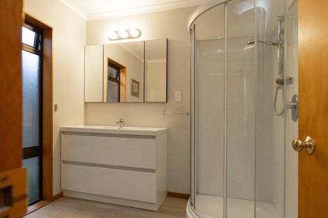 Photo of property in 1 Caccia Birch Lane, Hokowhitu, Palmerston North, 4410