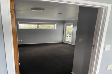 Photo of property in 2/65 Cliff View Drive, Green Bay, Auckland, 0604