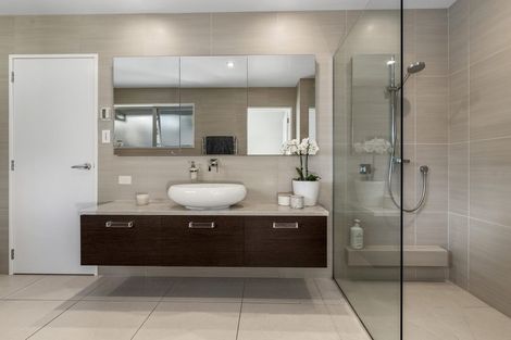 Photo of property in 25 Huntly Road, Campbells Bay, Auckland, 0630