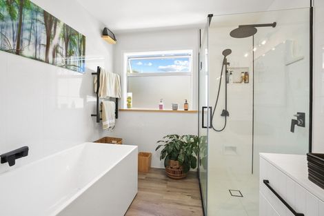 Photo of property in 1 Morrow Avenue, St Andrews, Hamilton, 3200