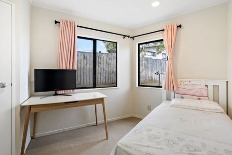 Photo of property in 2/160 Archers Road, Glenfield, Auckland, 0629