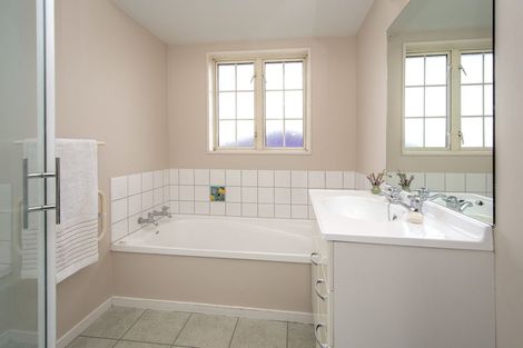 Photo of property in 98a Warren Crescent, Hillmorton, Christchurch, 8025