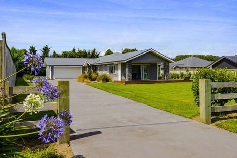 Photo of property in 7 Cross Street, Lepperton, New Plymouth, 4373
