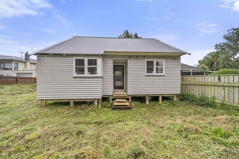 Photo of property in 10 Coast Road, Wainuiomata, Lower Hutt, 5014
