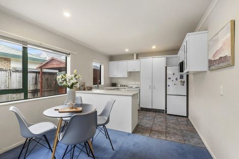 Photo of property in Miramar Villas, 2/3 Byron Street, Miramar, Wellington, 6022