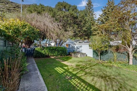 Photo of property in 218 Muritai Road, Eastbourne, Lower Hutt, 5013