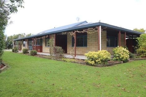 Photo of property in 27 Te Rakehou Road, Feilding, 4775
