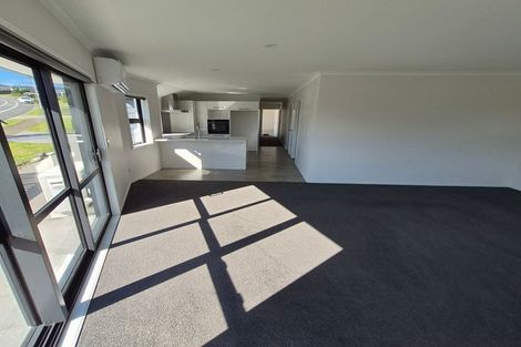 Photo of property in 310 Lakes Boulevard, Pyes Pa, Tauranga, 3112