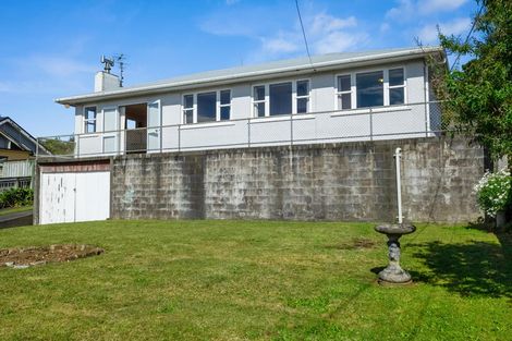 Photo of property in 10 Alberta Road, Glen Avon, New Plymouth, 4312