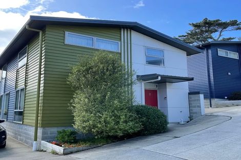 Photo of property in 2/61 Black Rock Road, Newlands, Wellington, 6037