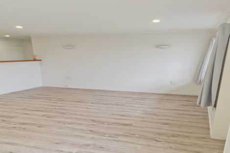 Photo of property in 33a Springs Road, Parakai, 0830