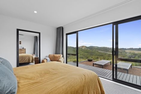 Photo of property in 229 Hillcrest Road, Wainui, 0931