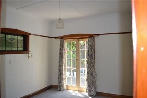 Photo of property in 30 Napier Street, Karaka Bays, Wellington, 6022