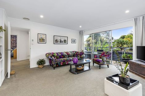 Photo of property in 2/10 Abbeygate Street, Birkdale, Auckland, 0626