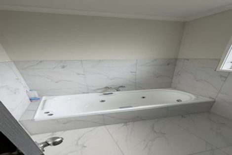 Photo of property in 26 Sunline Avenue, Massey, Auckland, 0614