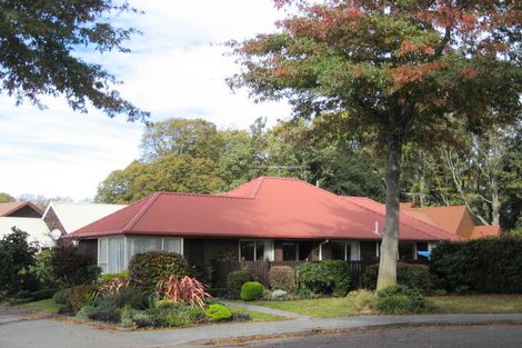 Photo of property in 2/11 Ludecke Place, Sockburn, Christchurch, 8042