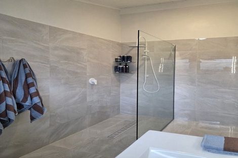 Photo of property in 73 Mcfarlane Street, Oakura, 4314