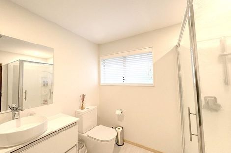 Photo of property in 19a Colchester Crescent, Newlands, Wellington, 6037