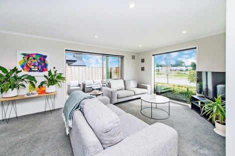 Photo of property in 26 Shillingford Boulevard, Rolleston, 7615