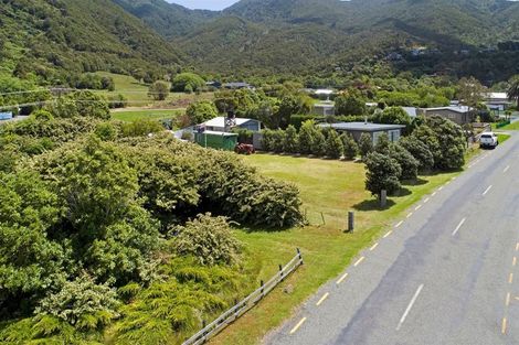 Photo of property in 20 Esplanade, Okiwi Bay, French Pass, 7193