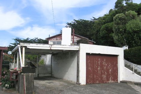 Photo of property in 12 Lyons Crescent, Strathmore Park, Wellington, 6022