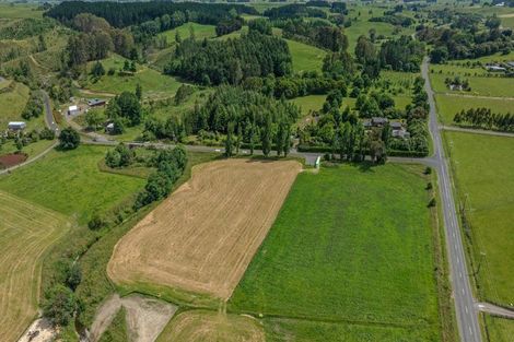 Photo of property in 15 Junction Road, Halcombe, 4777