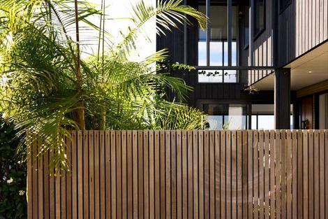 Photo of property in 1 Fourth Avenue, Tauranga, 3110