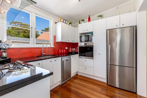 Photo of property in 24 Elizabeth Street, Moera, Lower Hutt, 5010