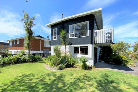 Photo of property in 1/29 Rangitoto Terrace, Milford, Auckland, 0620