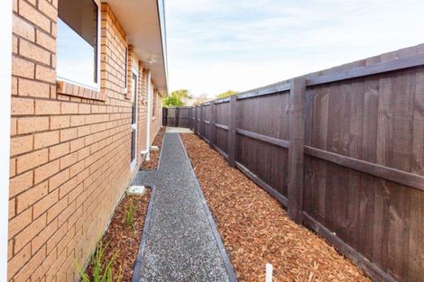 Photo of property in 2/18a Thistledown Place, Woolston, Christchurch, 8062