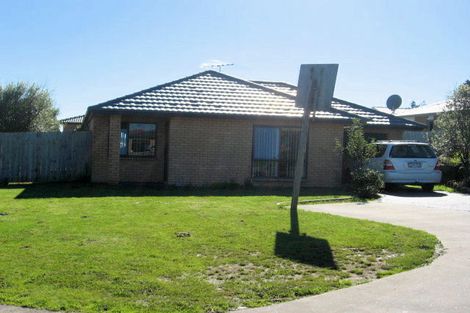 Photo of property in 10 Derryveagh Lane, Weymouth, Auckland, 2103